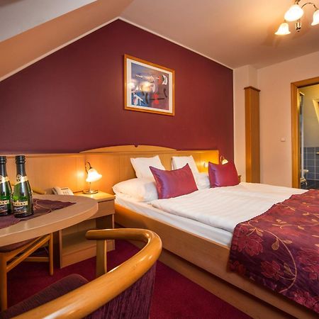 Hotel Kalvaria Győr Zewnętrze zdjęcie